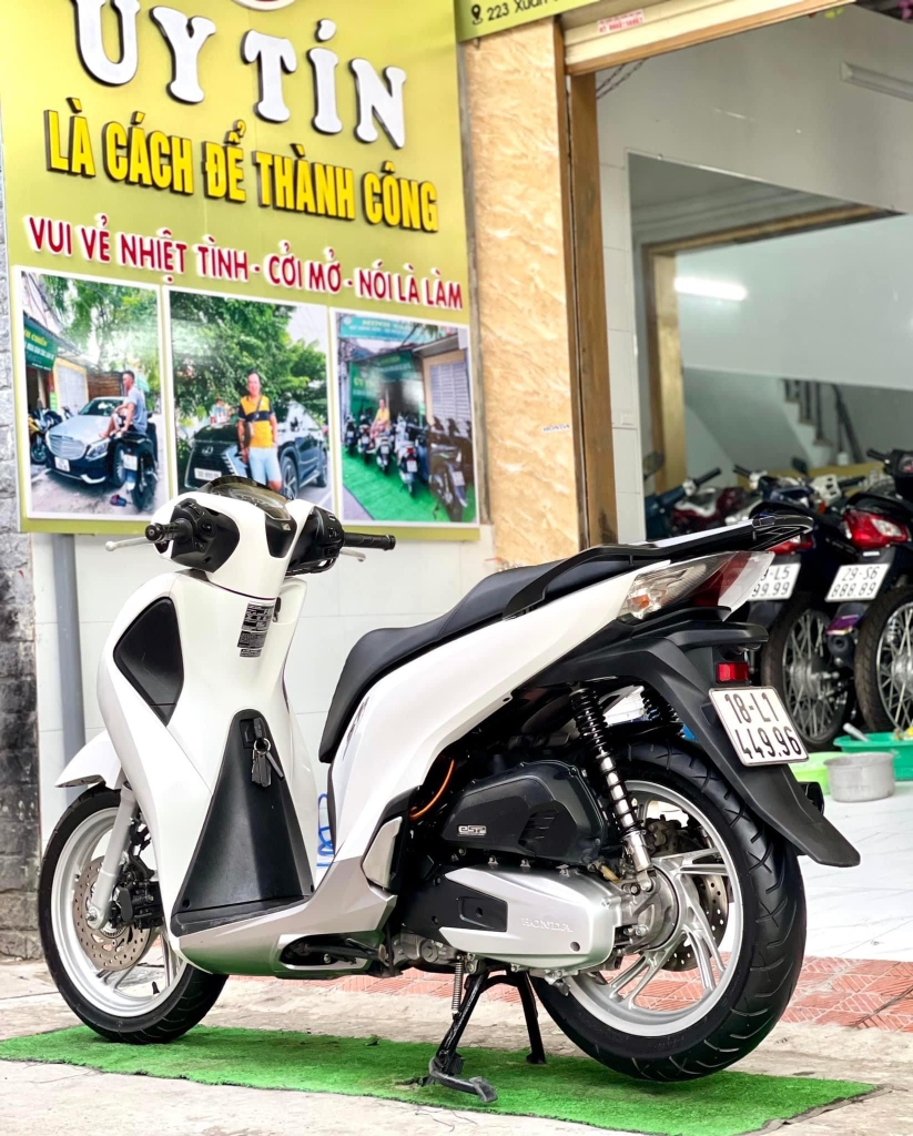 Honda SH 150i ABS 2019 đen mờ chênh giá gần 40 triệu